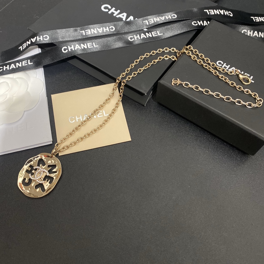 B312 Chanel necklace 108286