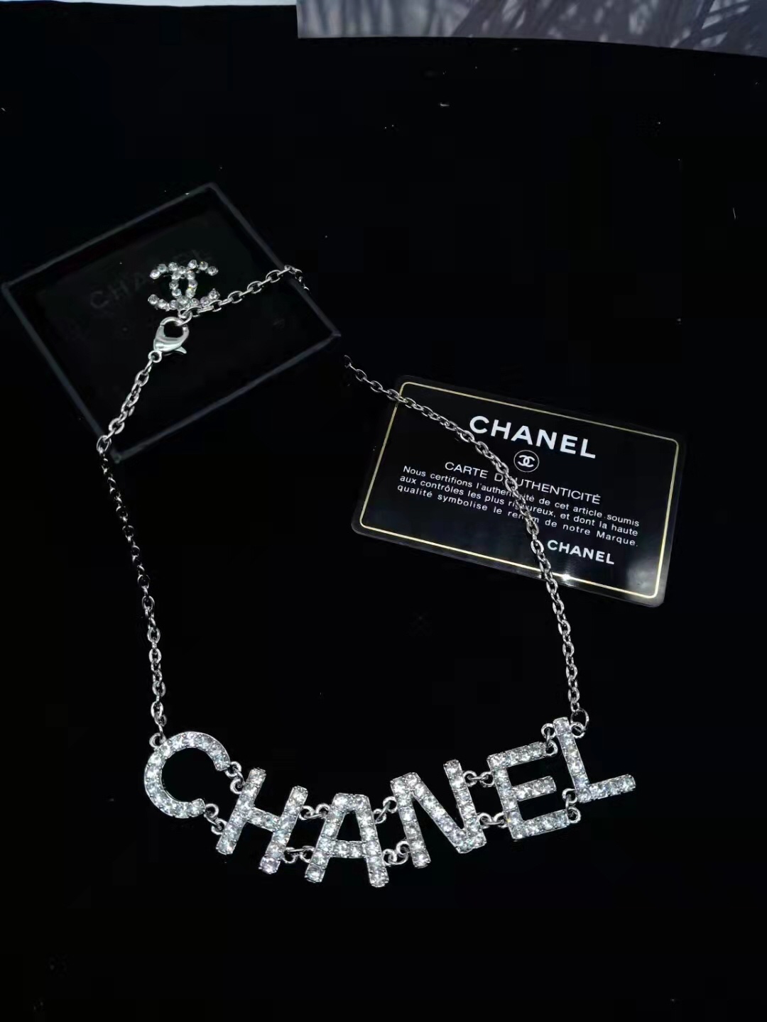 Chanel necklace 108358