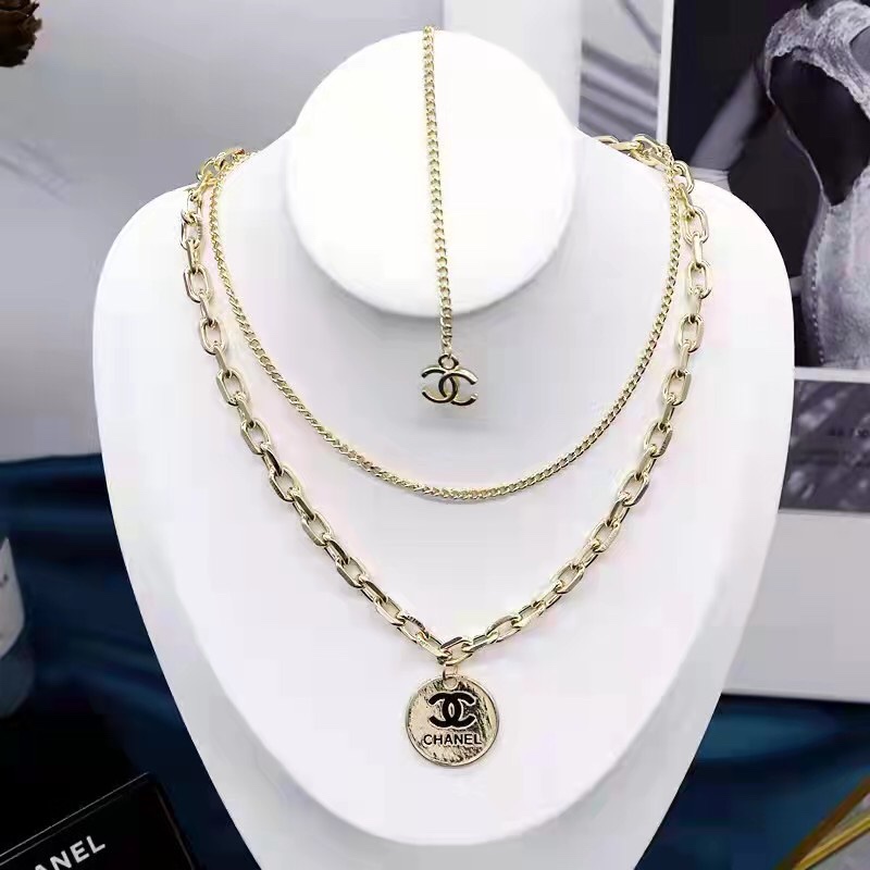 Chanel necklace 108421