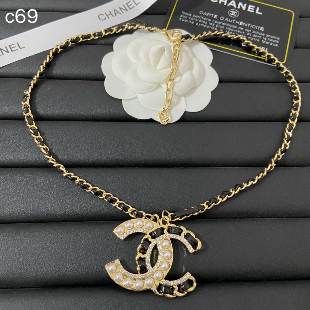 Chanel leather cc necklace 108134