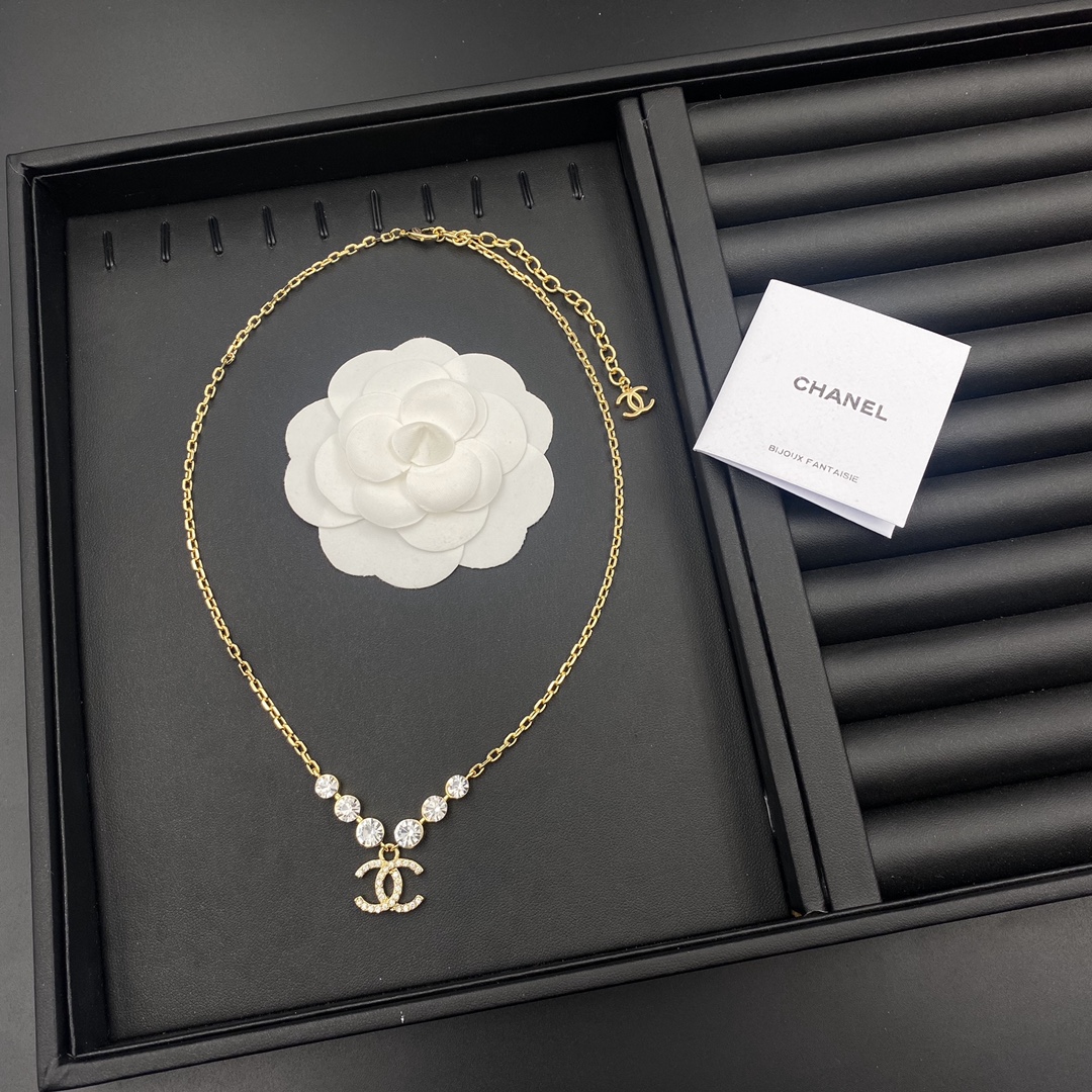 B331 Chanel necklace 108530