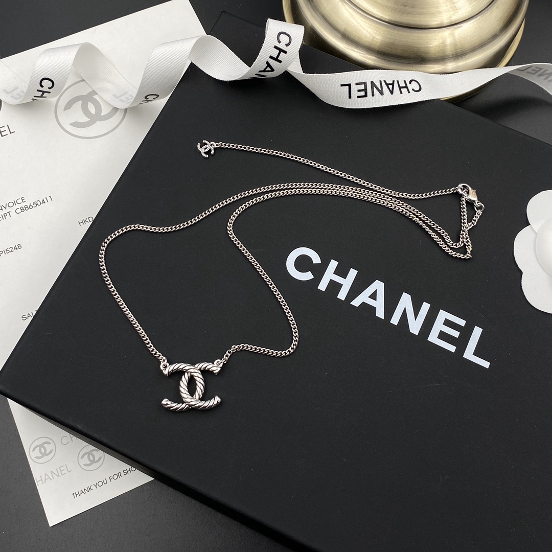 B161 Chanel necklace 108542