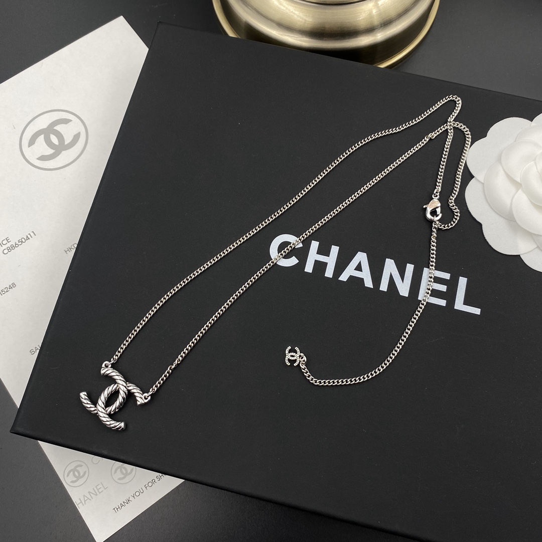 B161 Chanel necklace 108542