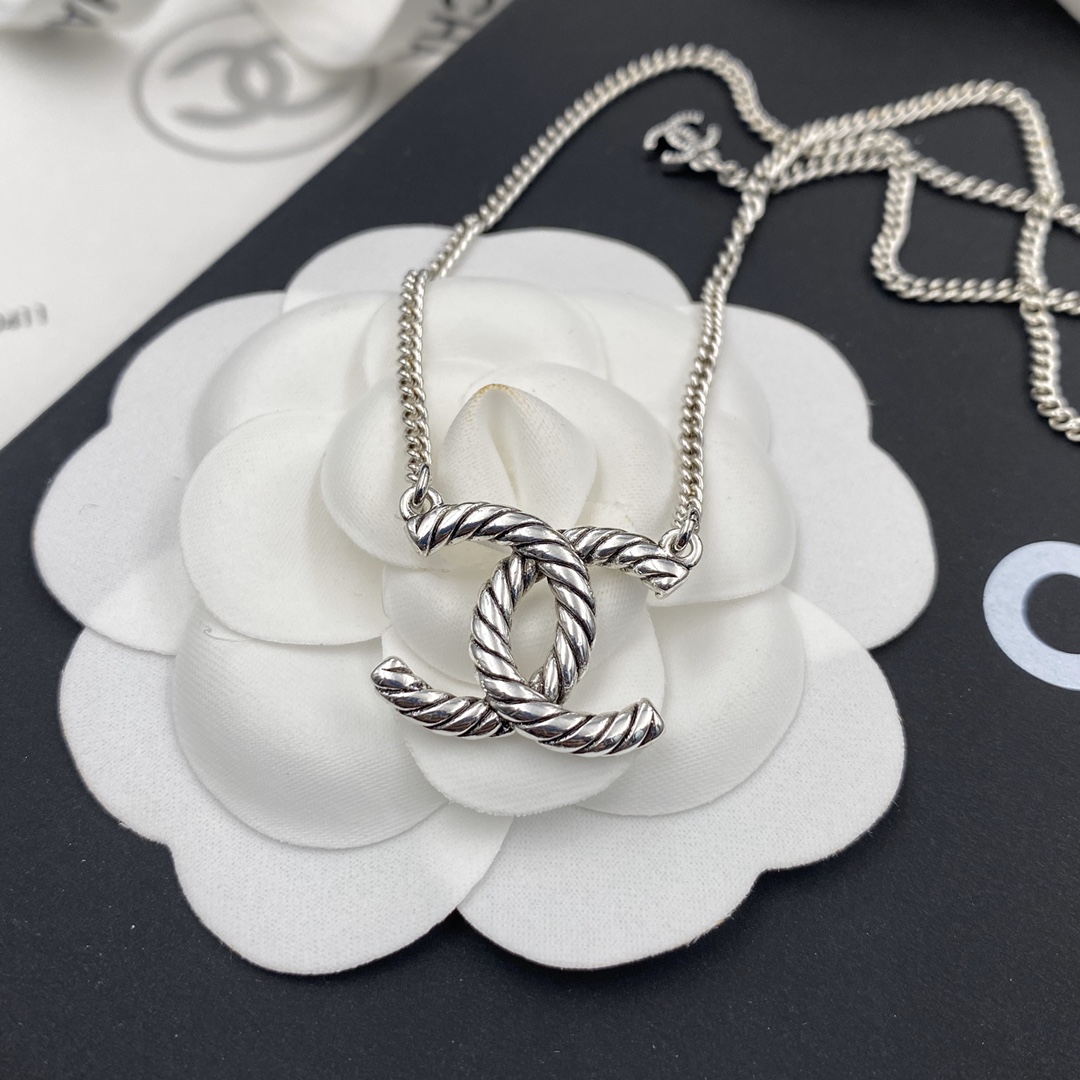 B161 Chanel necklace 108542