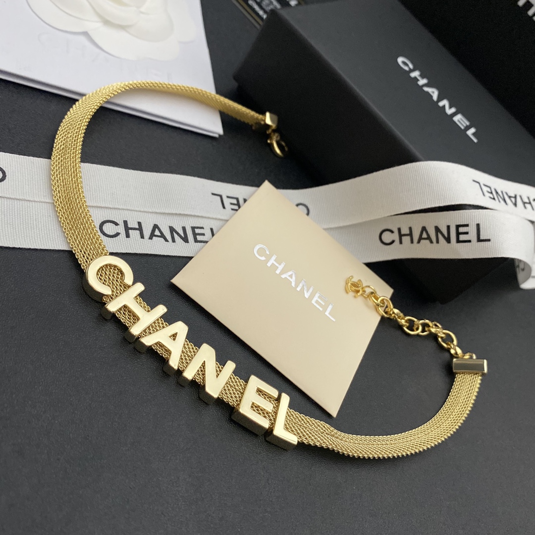 B325 Chanel necklace 108554