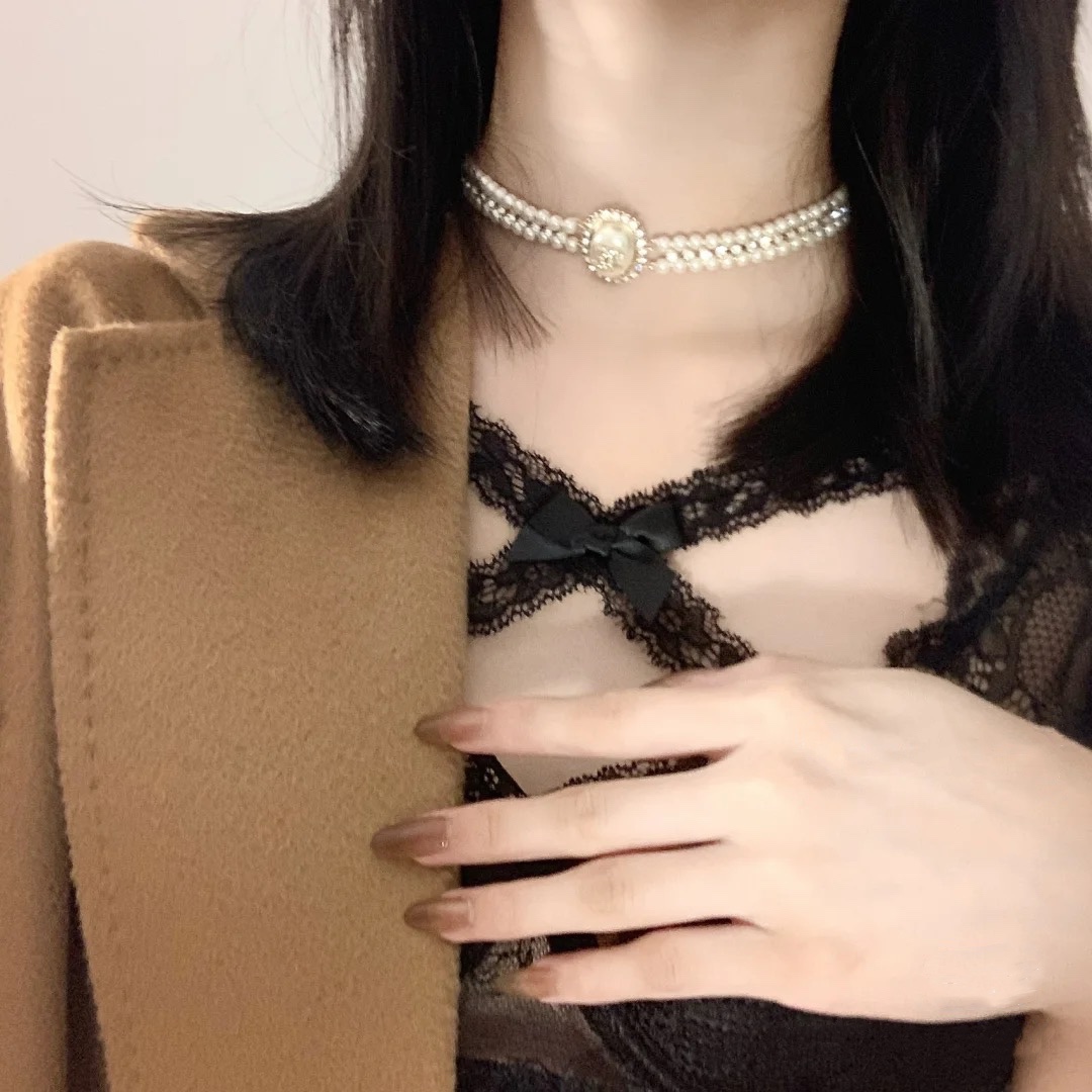 B023 Chanel choker necklace 104498