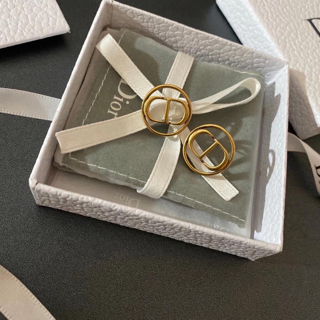 A248 Dior gold earrings for women 108314