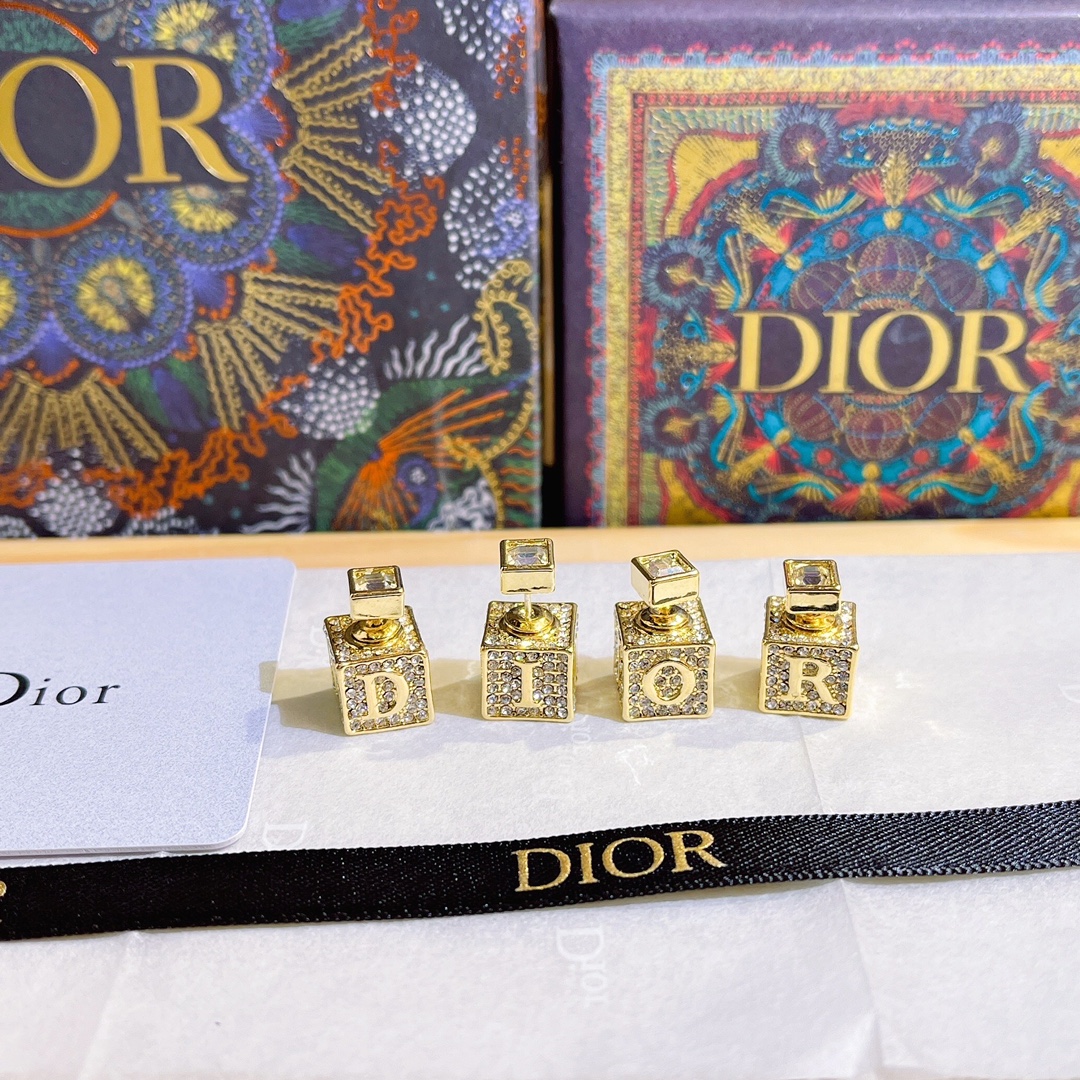 A681    Dior earring 108584