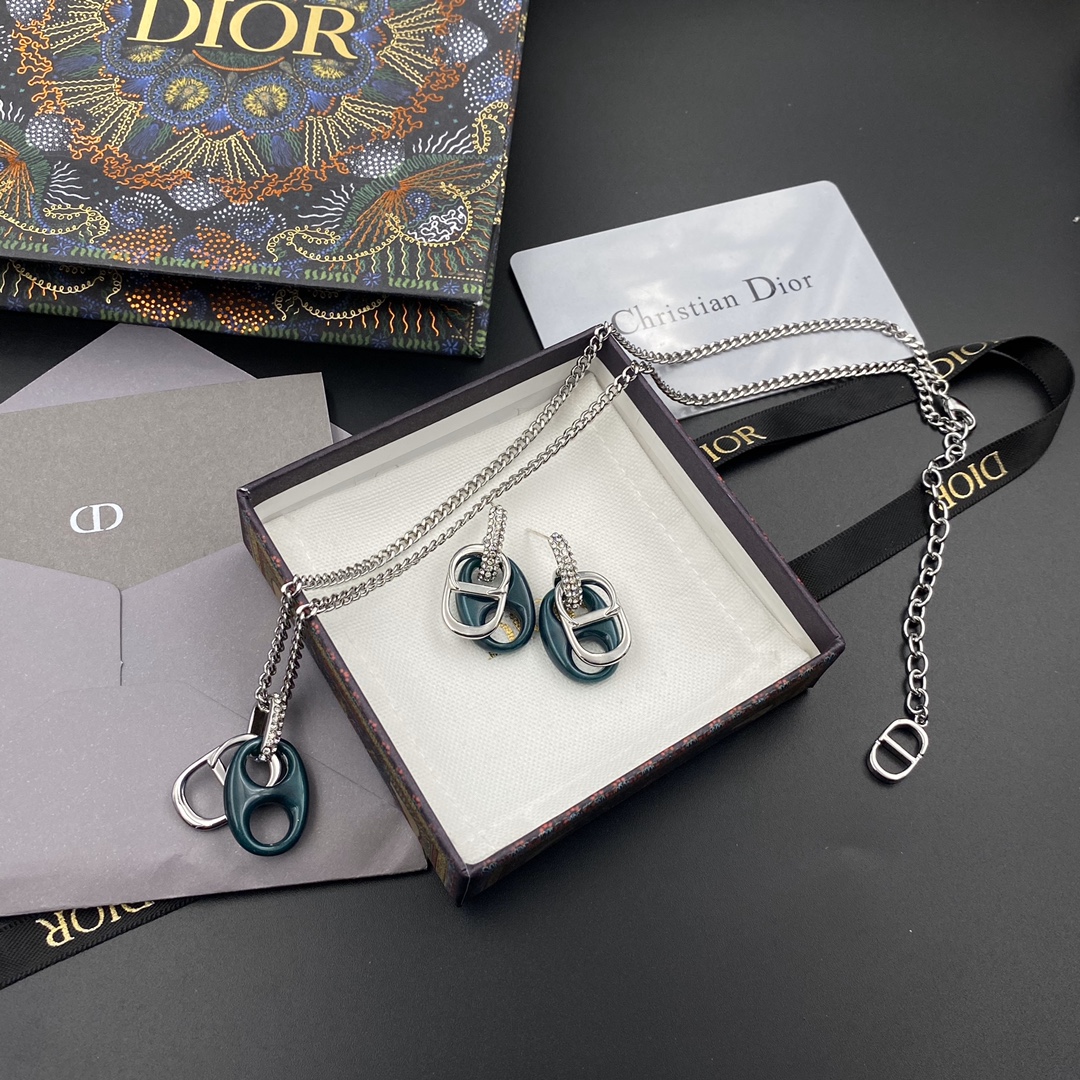 B239 Dior necklace 108513