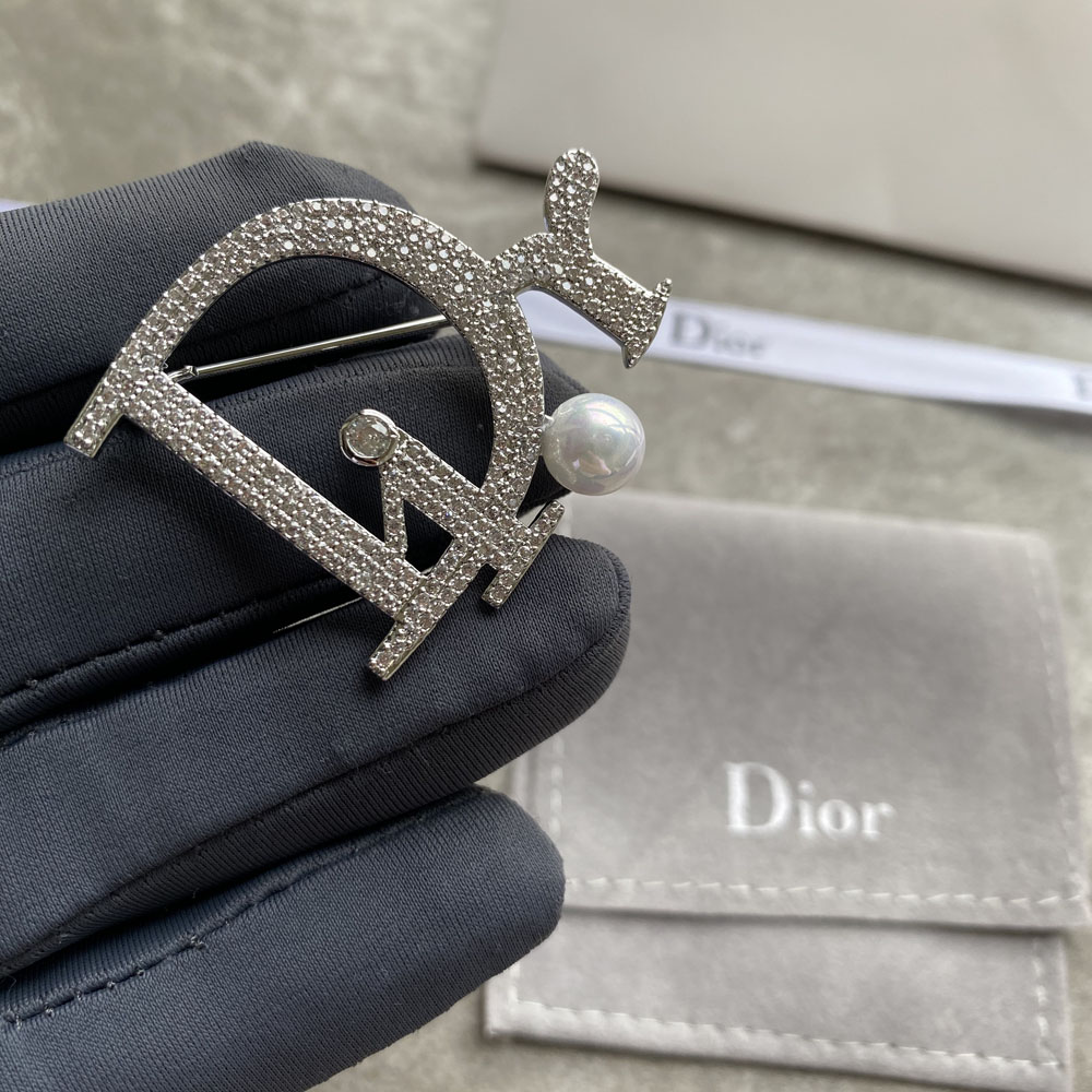 D010 Dior brooch designer brands 108271