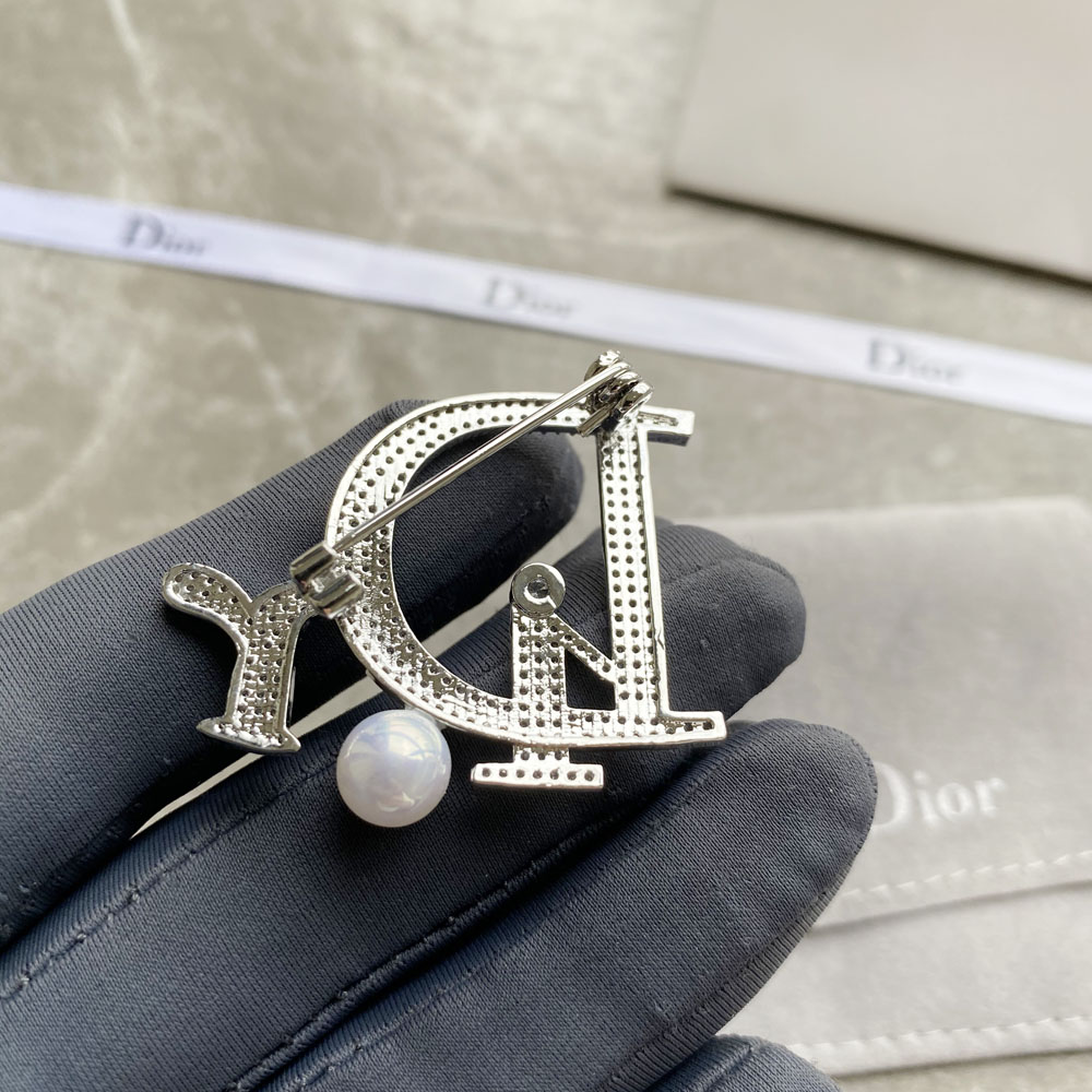 D010 Dior brooch designer brands 108271