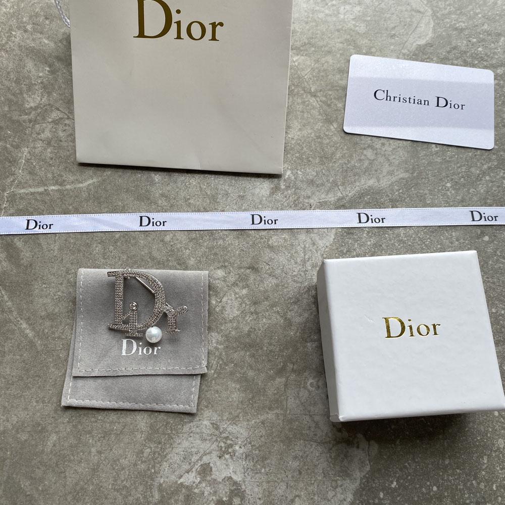 D010 Dior brooch designer brands 108271