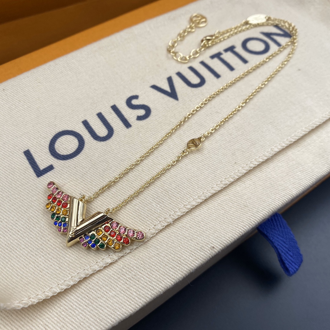 B134  LV-necklace 108527