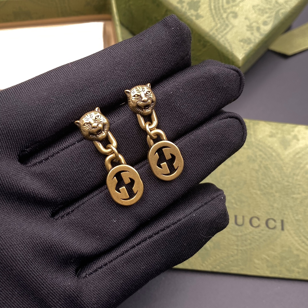A251 Gucci designer stud earrings 108488