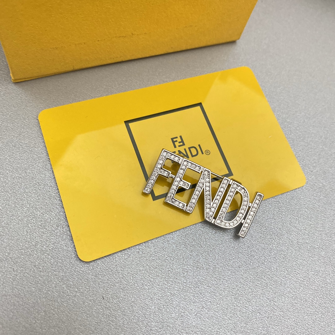 C152 shinny crystal FENDI brooch 107743