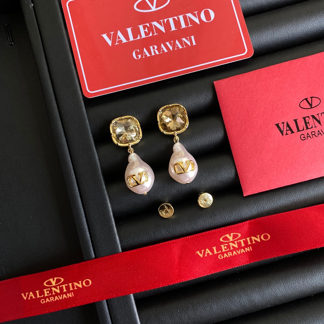 A039  Valentino earring 107093