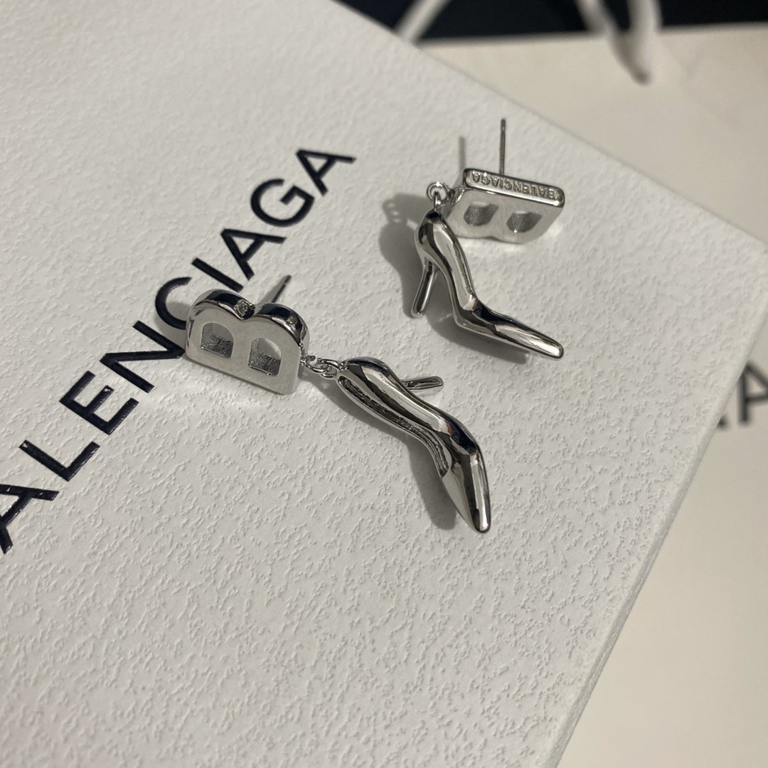 A851 Balenciaga earring 108524