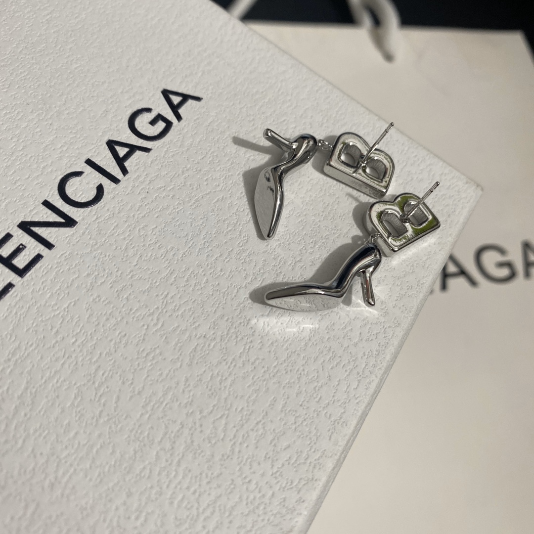 A851 Balenciaga earring 108524