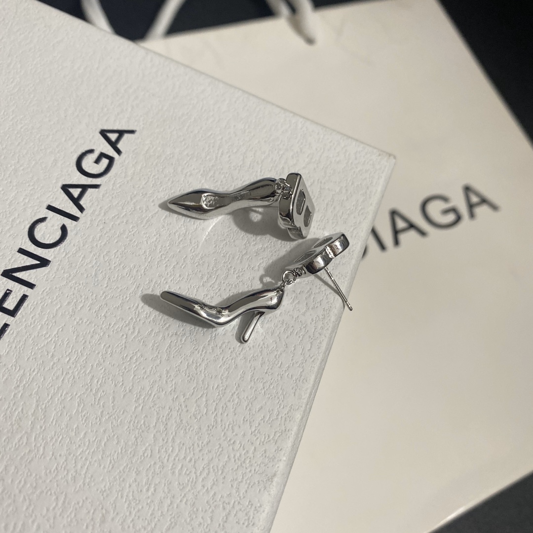 A851 Balenciaga earring 108524