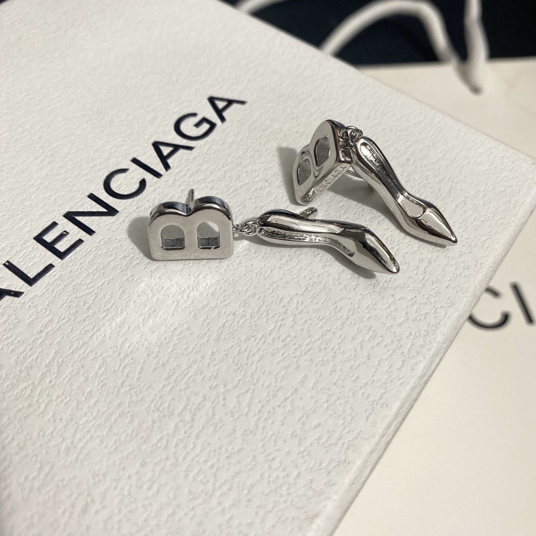 A851 Balenciaga earring 108524