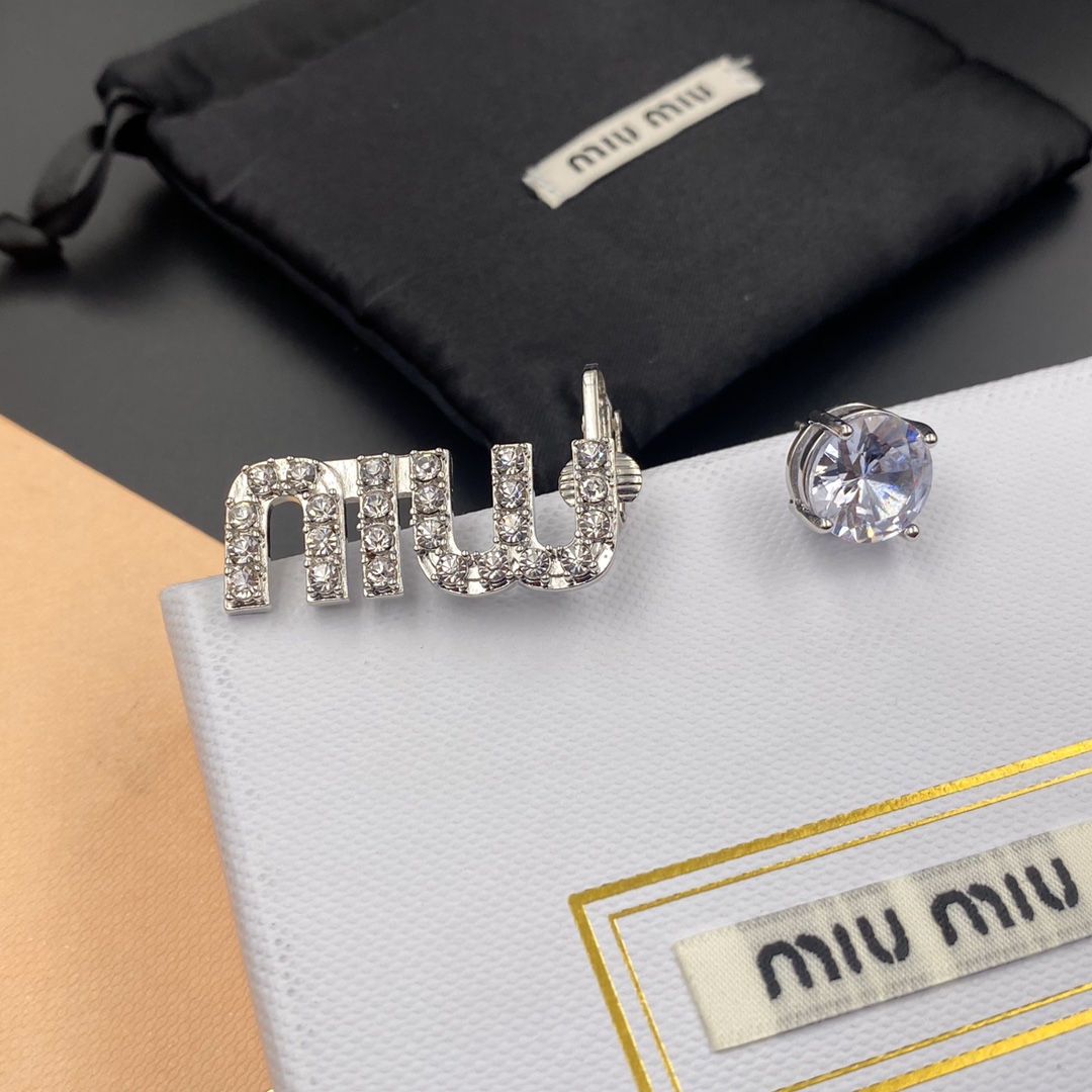 A608 MIUMIU earring wholesale 108274