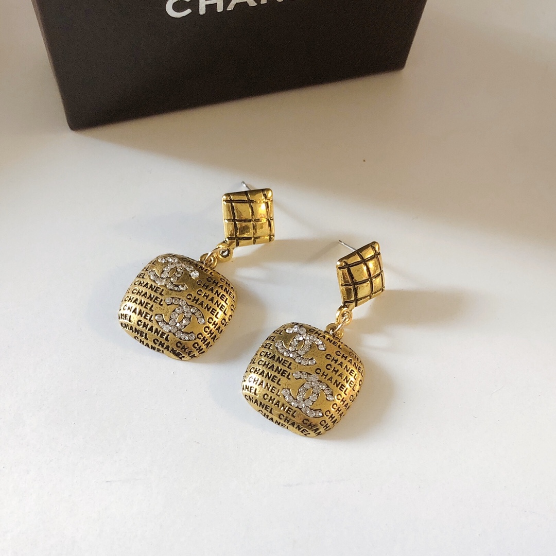 Chanel vintage earring 108611