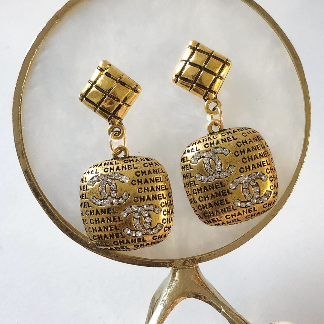 Chanel vintage earring 108611