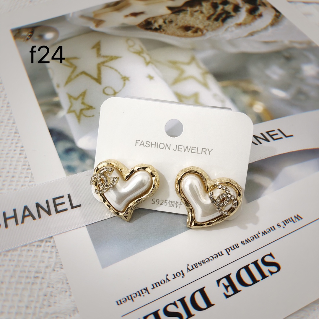 Chanel pearls crystal earring 107560