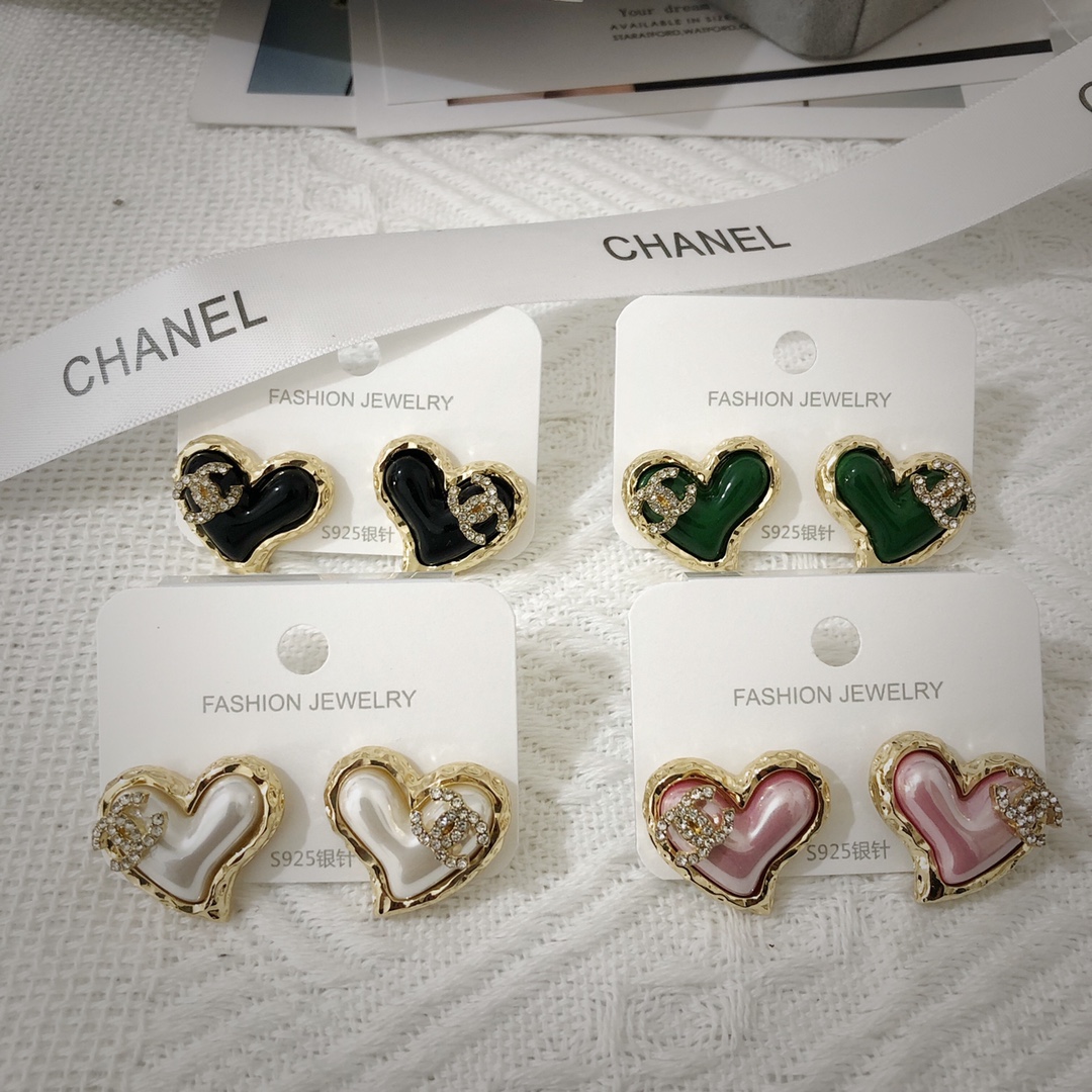Chanel pearls crystal earring 107560