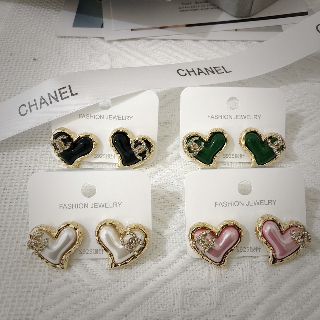 Chanel pearls crystal earring 107560