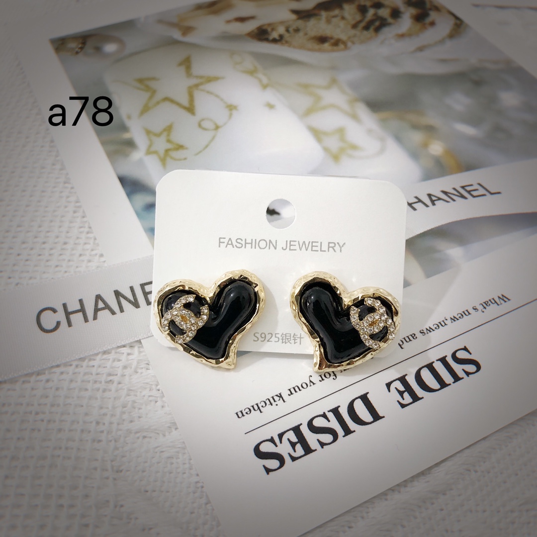 Chanel pearls crystal earring 107560