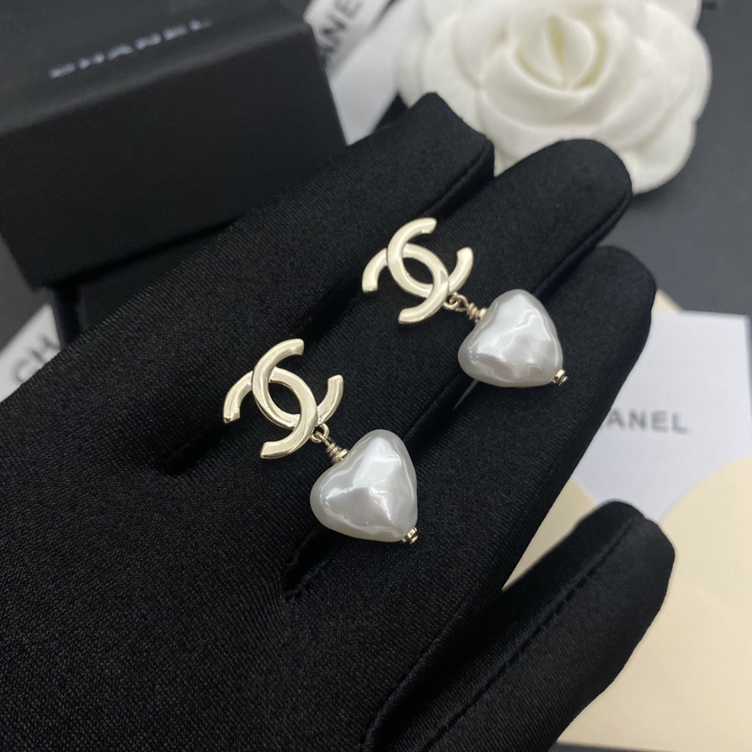 A375 Chanel earring heart cc 106620