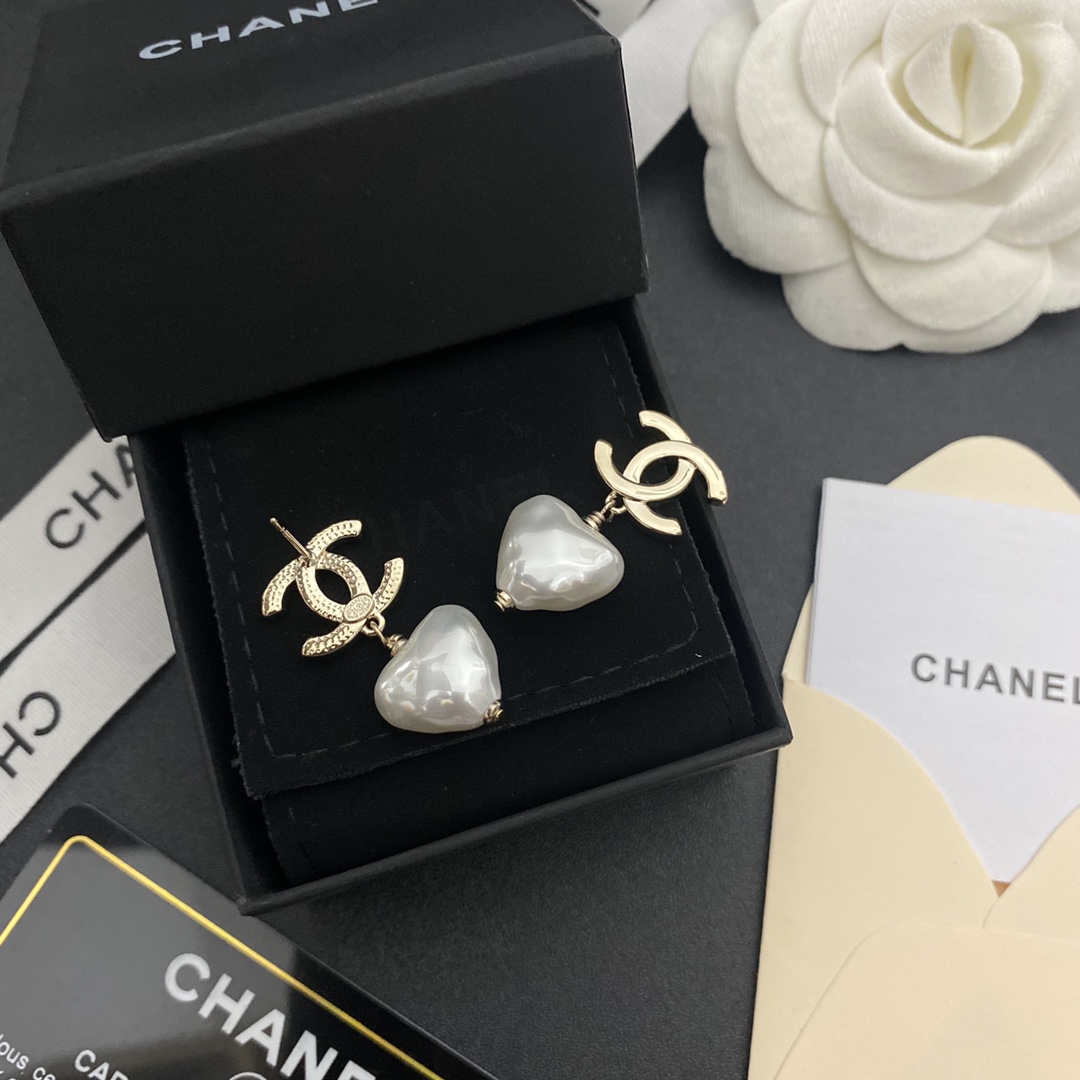 A375 Chanel earring heart cc 106620