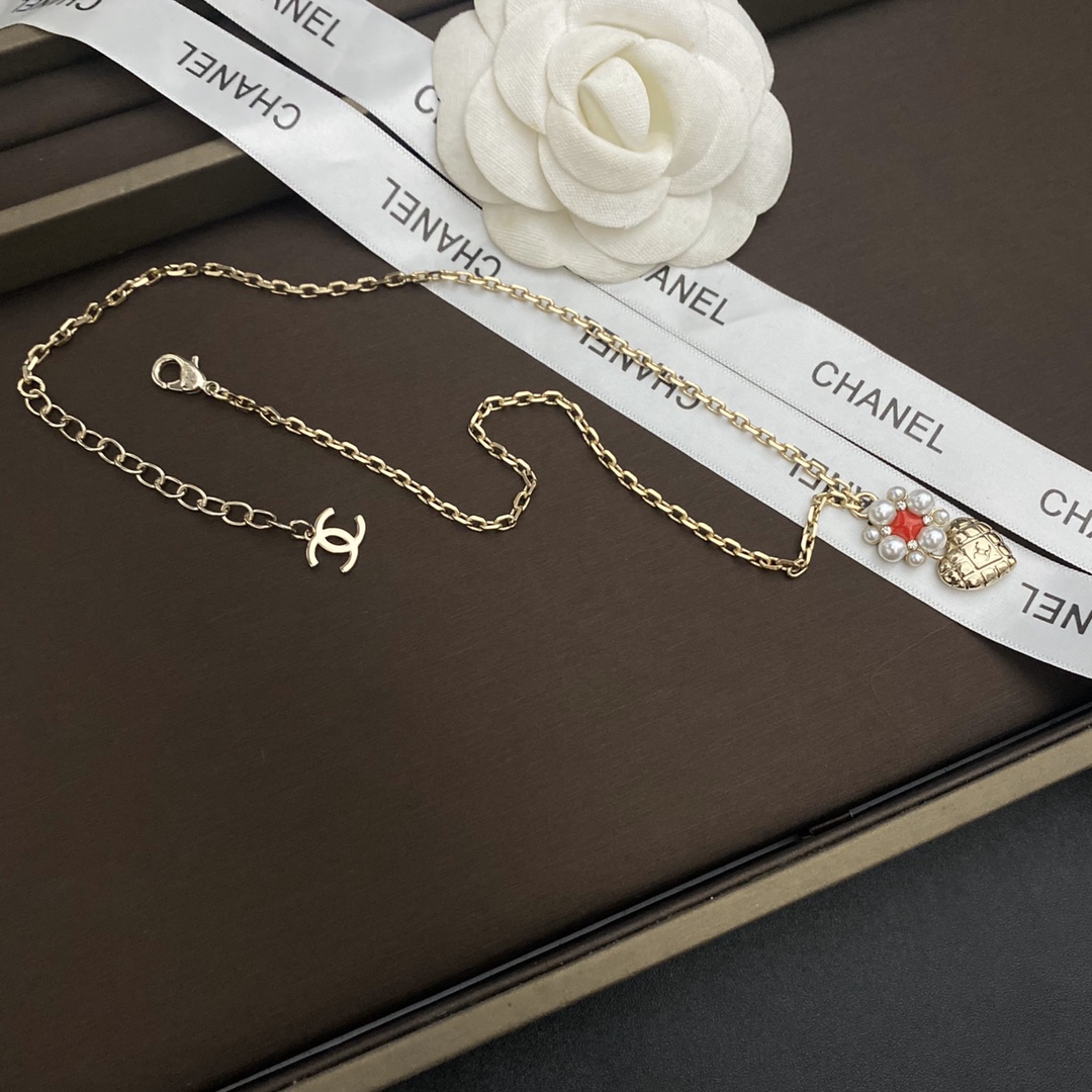 B057 Chanel cc necklace 108640
