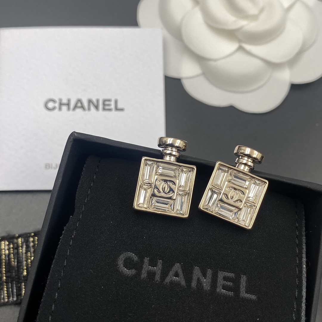 A166  Chanel earrings 108658