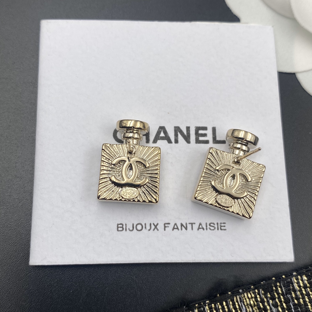 A166  Chanel earrings 108658