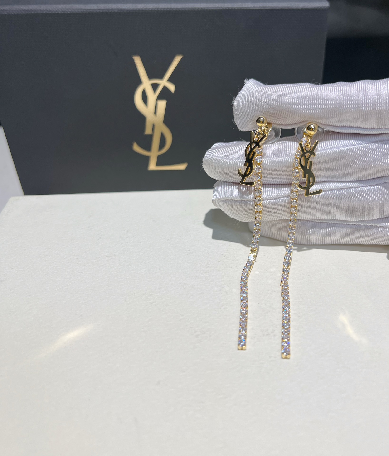 A863/A864 YSL earring 108647