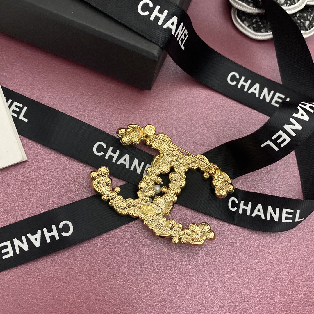 C191  Chanel brooch 108796