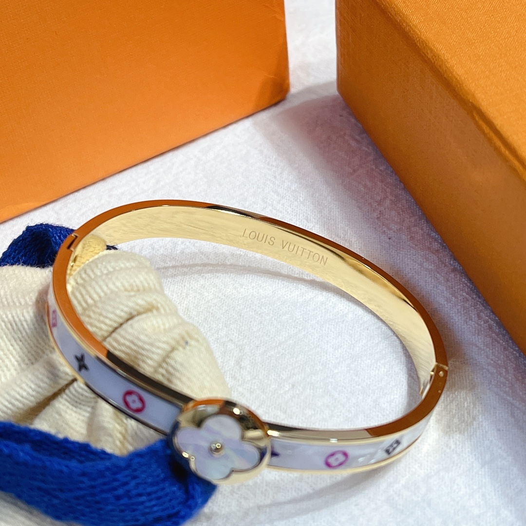 S291 LV Bracelet 108766