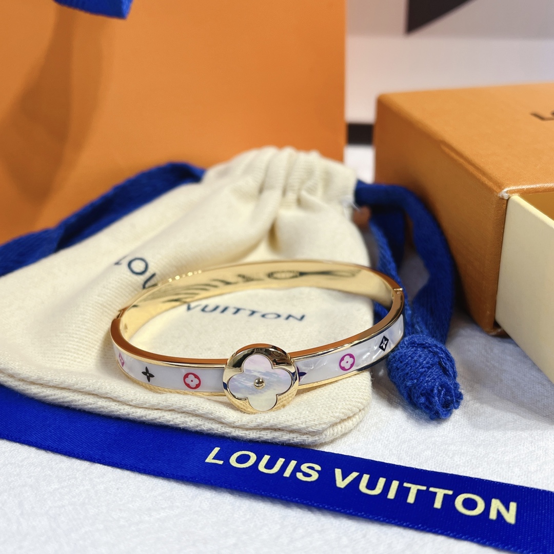 S291 LV Bracelet 108766