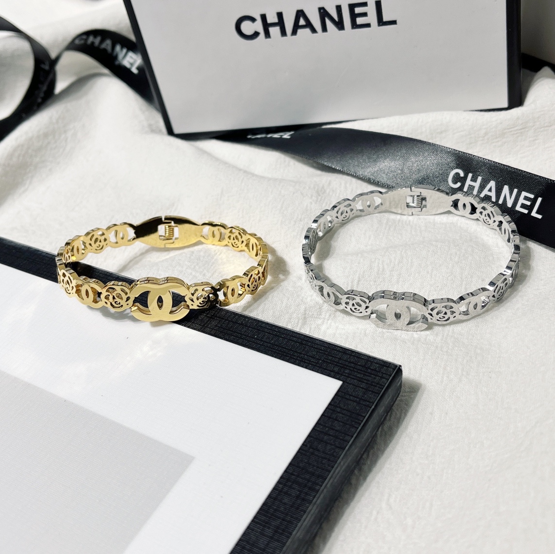 S292 Chanel bracelet 108765