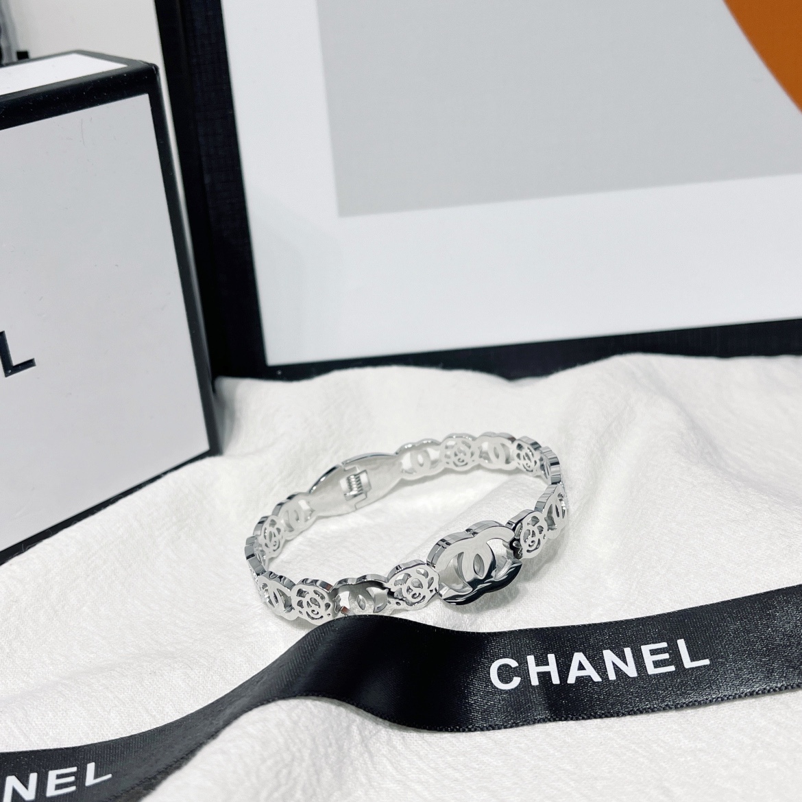 S292 Chanel bracelet 108765