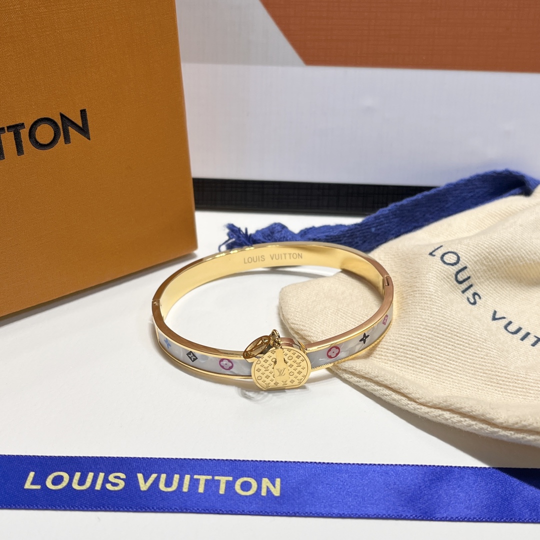 S297  LV Bracelet 108753