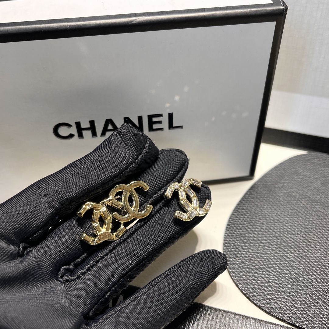 A708 Chanel earrings 108750