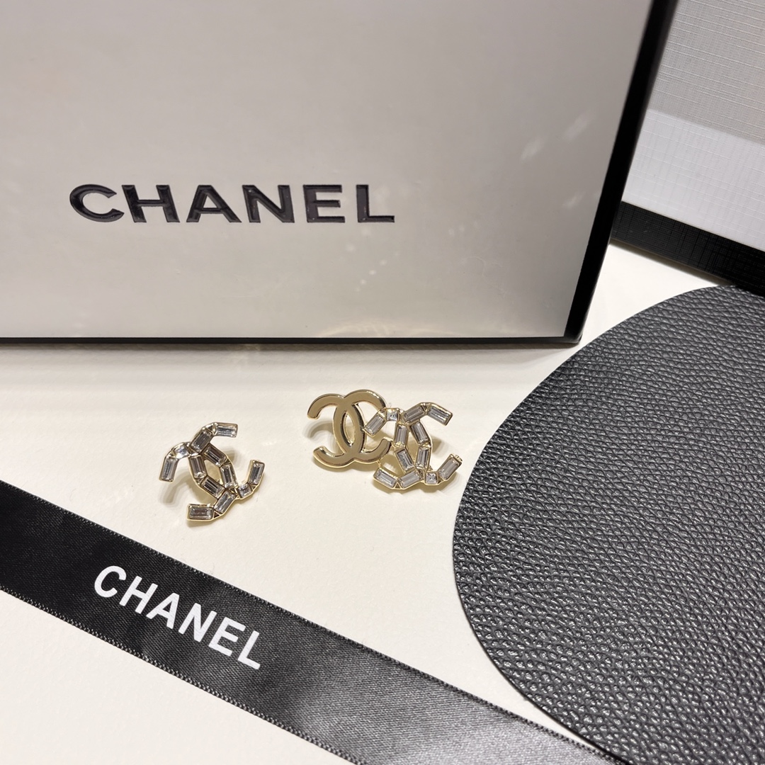 A708 Chanel earrings 108750