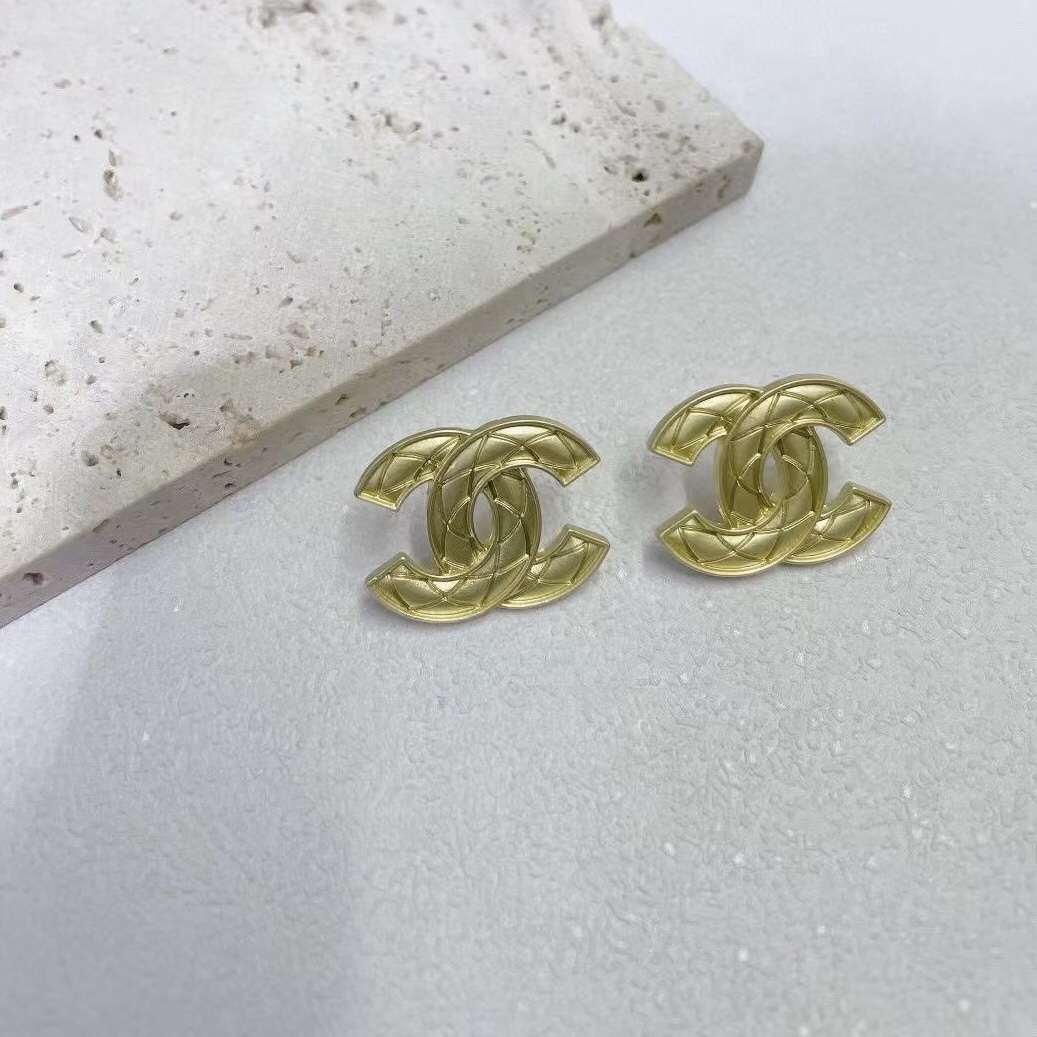 Chanel earrings 108818