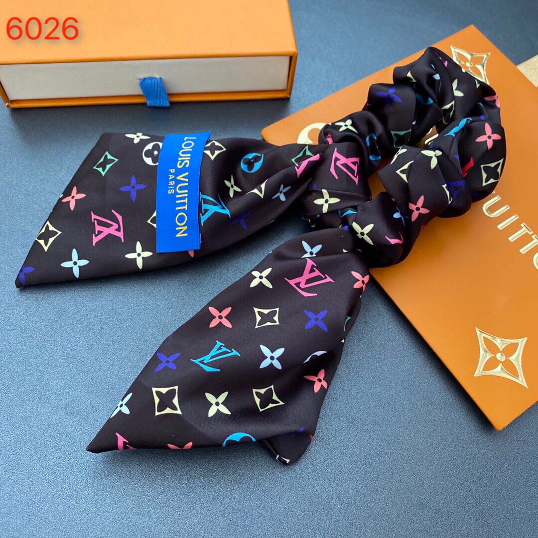 LV hair band 108823