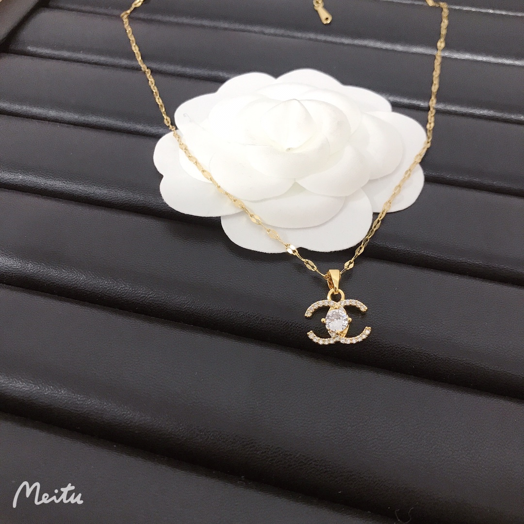 Chanel necklace 108838