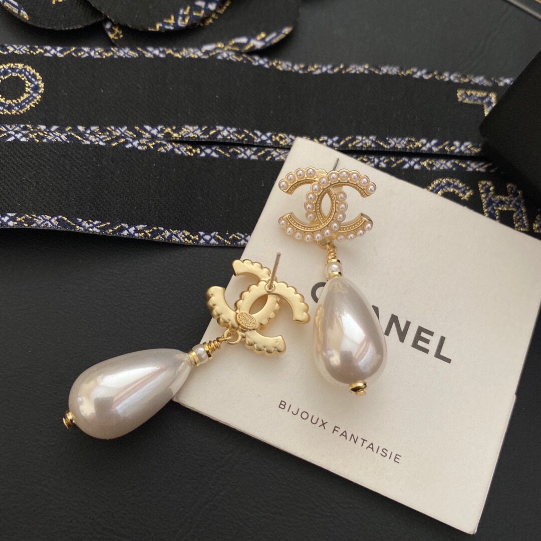 Chanel earrings 108846