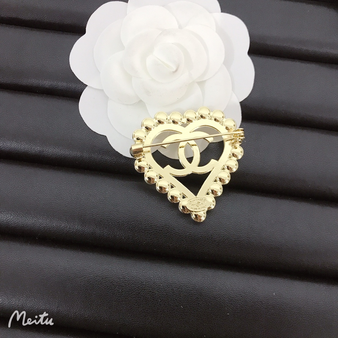 chanel brooch 108851